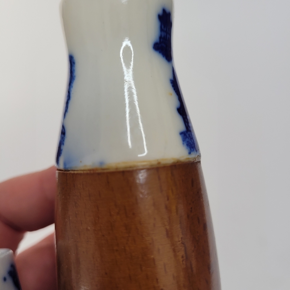 Vintage mid century wood and ceramic shakers - Picture 5 of 7